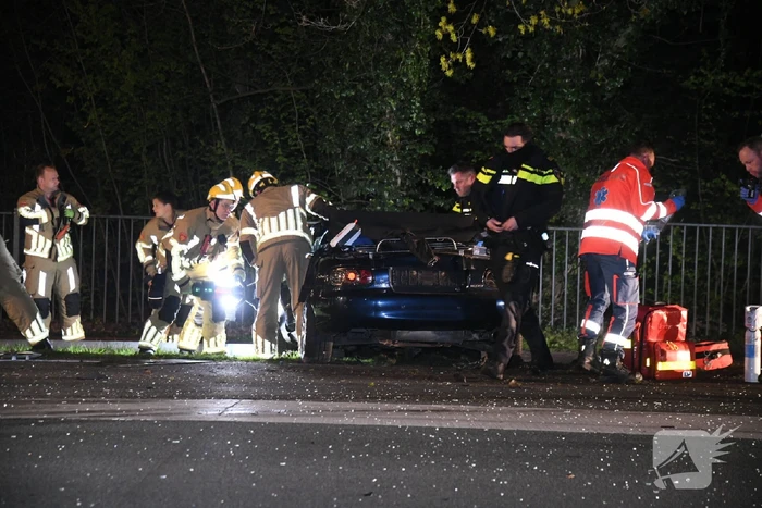 Gewonden en enorme schade bij botsing