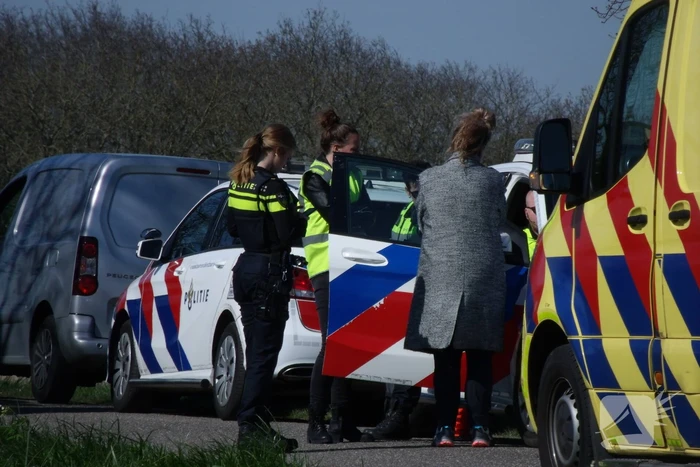 Schade na botsing tussen twee voertuigen