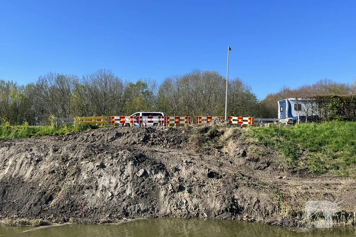 Bever maakt burcht en zorgt voor gevaarlijke situatie