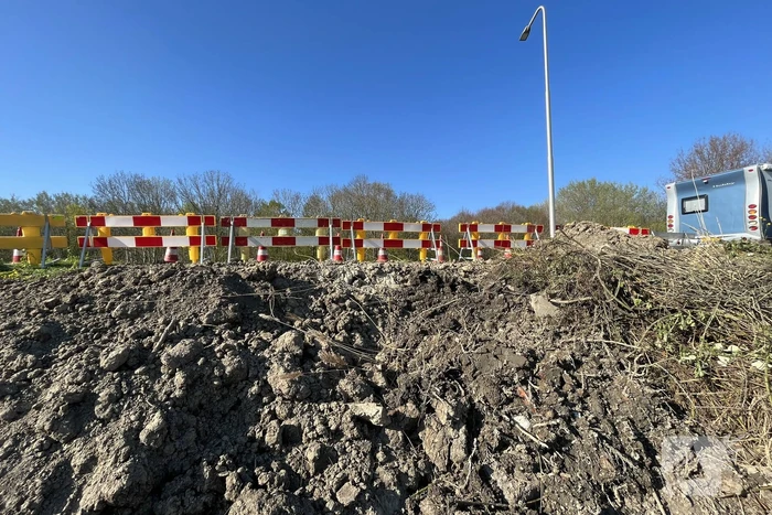 Bever maakt burcht en zorgt voor gevaarlijke situatie