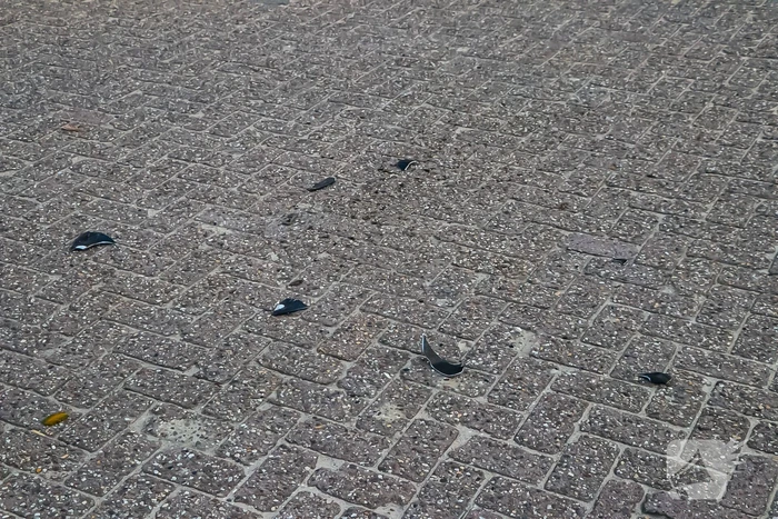 Scooterrijder ten val bij botsing met bestelbus