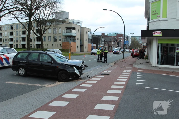 Twee auto's en fietser betrokken bij ongeval