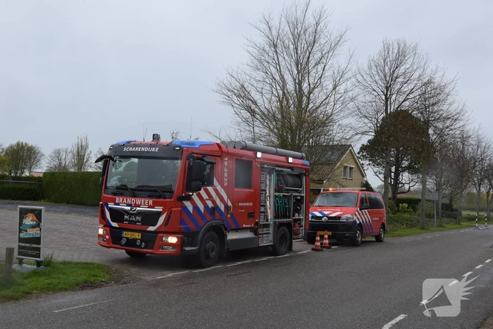 Automobilist rijdt pompinstallatie omver