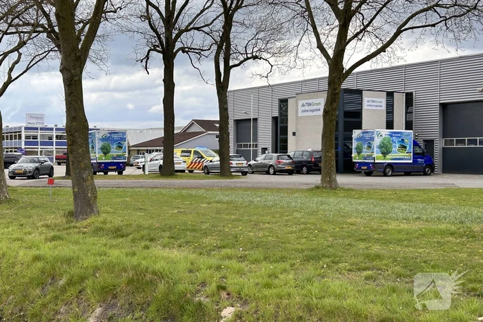 Traumahelikopter landt bij bedrijfsongeval