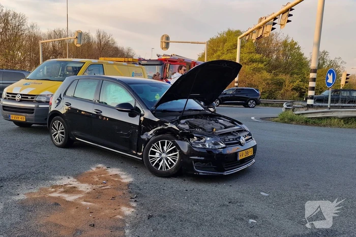 Flinke schade bij botsing op kruispunt