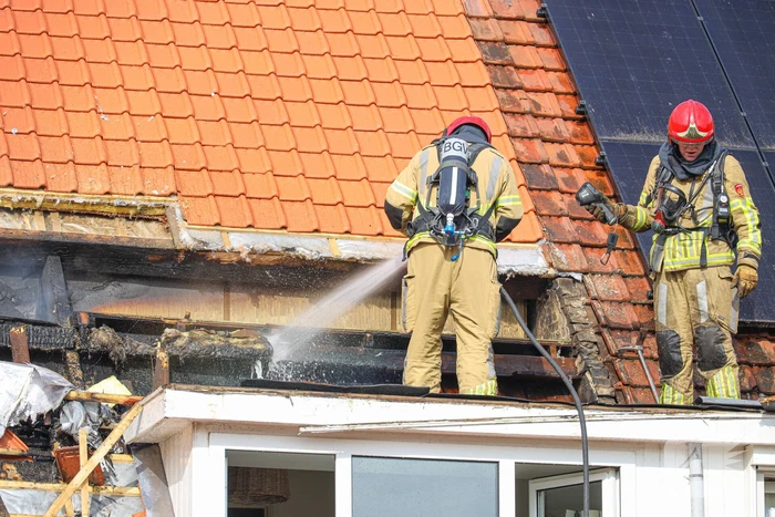 Veel schade naar brand op dak