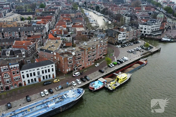 Binnenvaartschepen beschadigd na botsing
