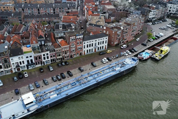 Binnenvaartschepen beschadigd na botsing