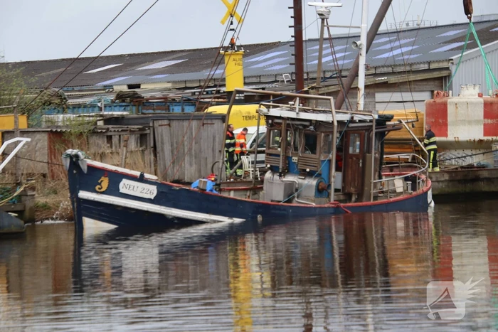Vissersboot dreigt te zinken