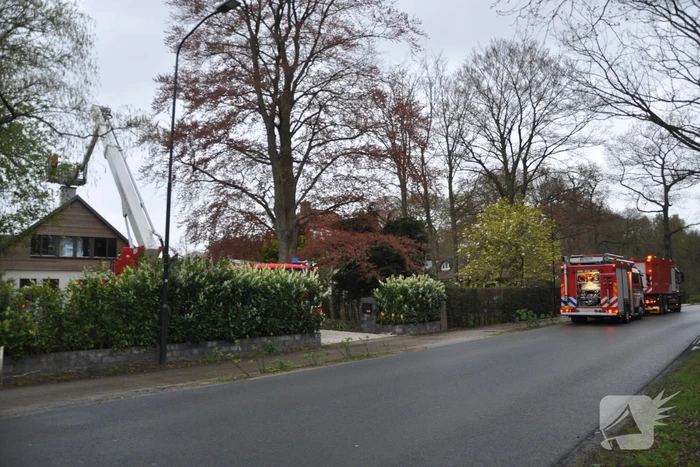 Brandweer doet onderzoek naar schoorsteenbrand