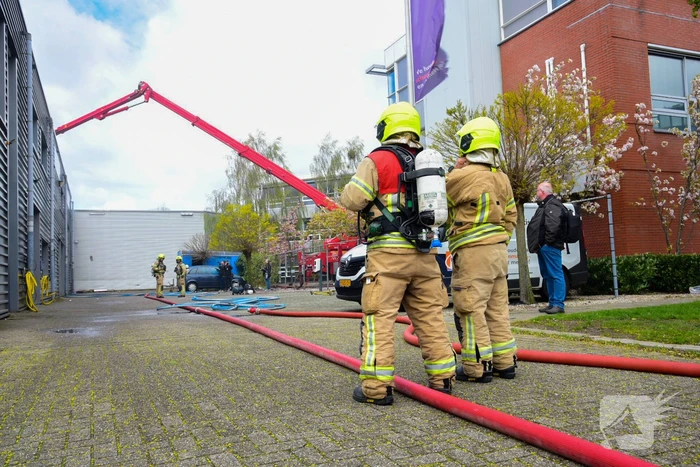 Zeer grote brand in bedrijfsverzamelgebouw