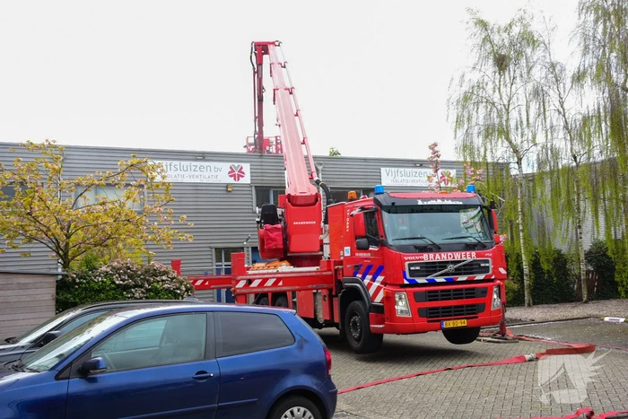 Zeer grote brand in bedrijfsverzamelgebouw