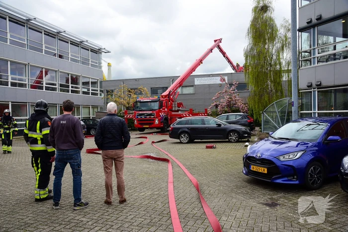 Zeer grote brand in bedrijfsverzamelgebouw