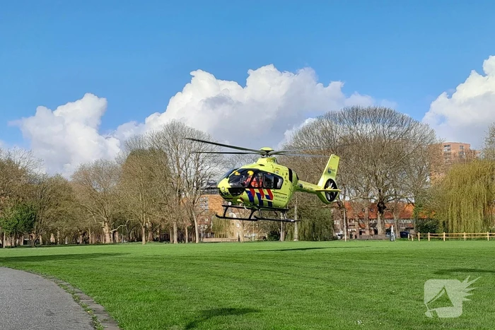 Traumaheli landt midden in woonwijk