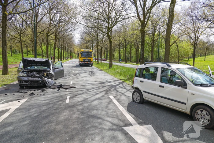 Drie personenwagens betrokken bij botsing