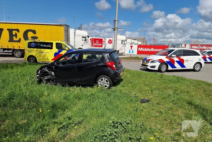 Veel schade bij botsing op kruising
