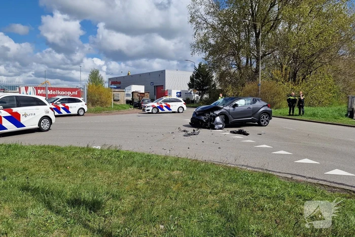 Veel schade bij botsing op kruising