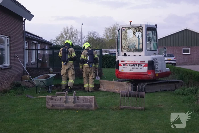 Brandweer verricht metingen bij gaslekkage