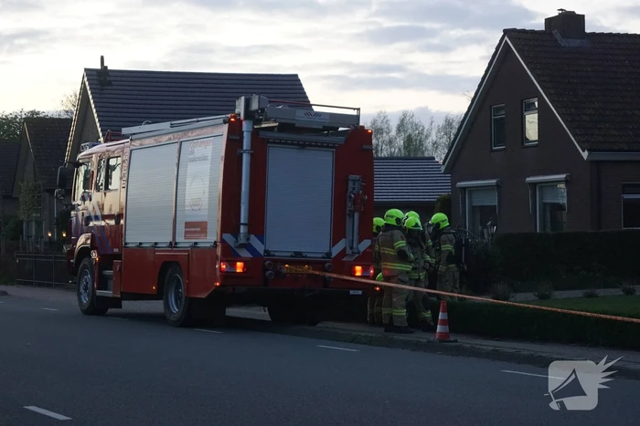 Brandweer verricht metingen bij gaslekkage