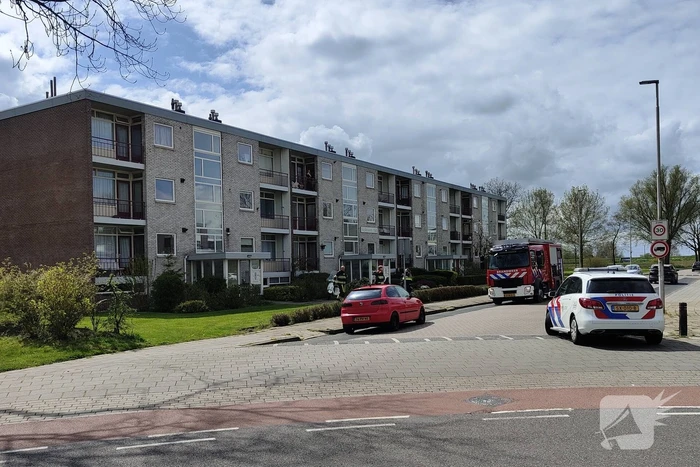 Brandweer ramt deur in van woning om gaslek