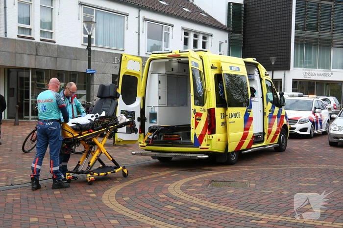 Scooterrijder gewond bij botsing met auto