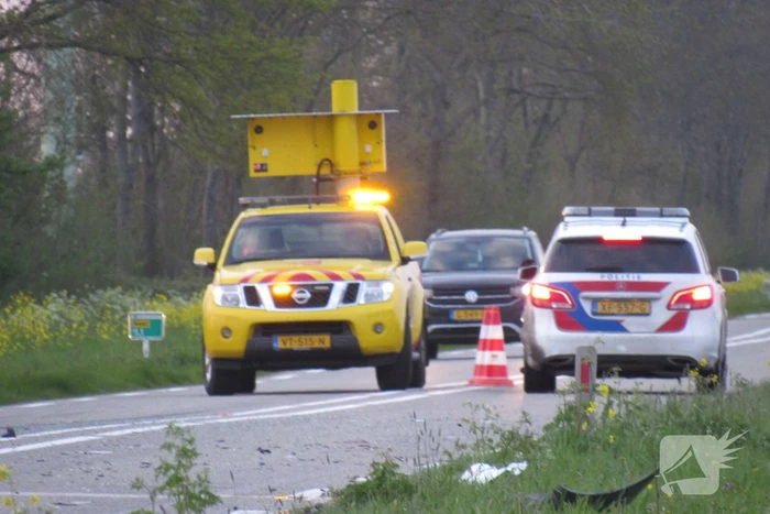 Auto uitgebrand na harde botsing