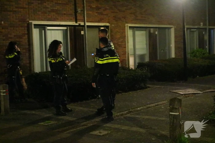 Explosief afgegaan bij voordeur woning