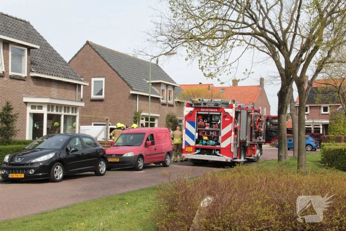 Brand in garage door sleutelen aan auto