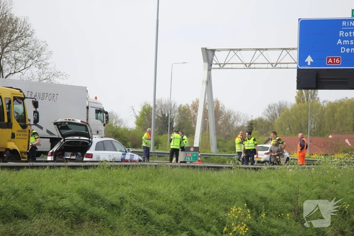 Traumahelikopter landt op snelweg
