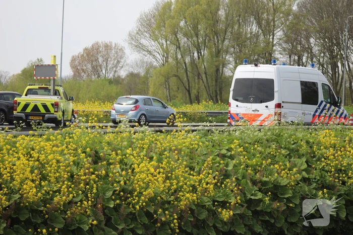 Traumahelikopter landt op snelweg