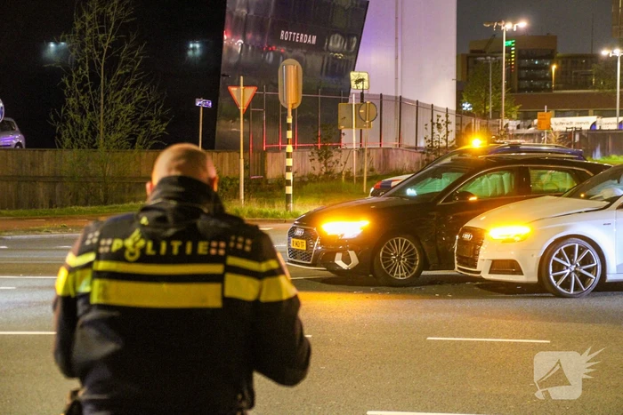 Aanhouding na aanrijding op kruising