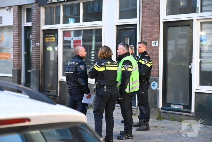 Korte brand na explosie bij voordeur Latijnse Amerikaanse supermarkt