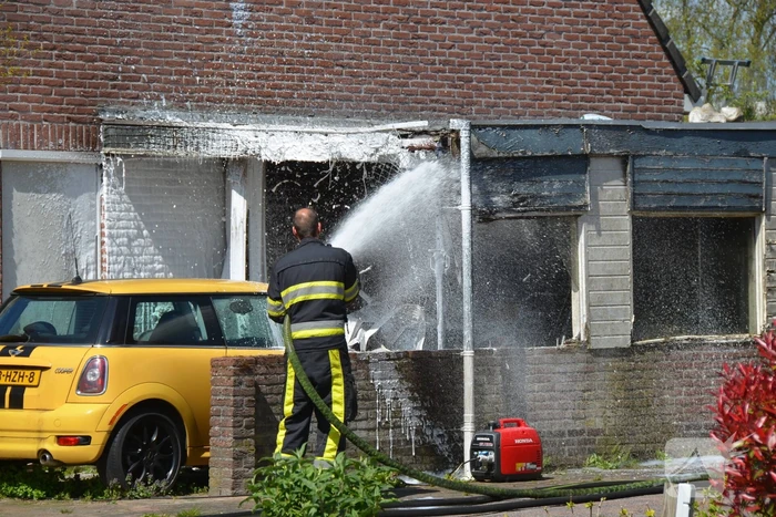 Een persoon gewond bij woningbrand