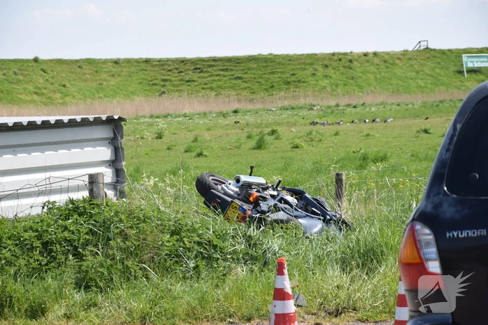 Motorrijder gewond bij aanrijding met auto