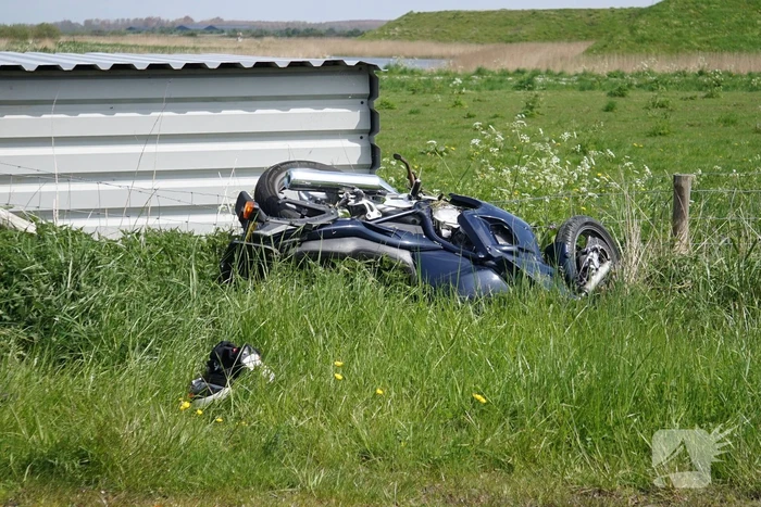 Motorrijder gewond bij aanrijding met auto