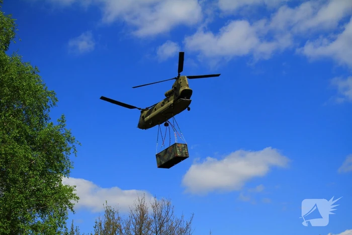 Veel bekijks bij Chinook-training op oefenterrein