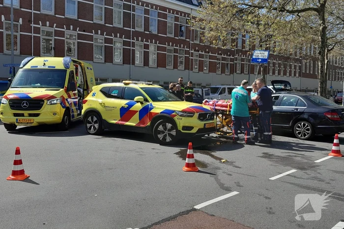 Een gewonde bij botsing op kruising