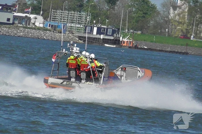 Zoektocht naar persoon te water