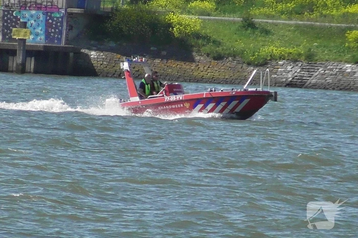 Zoektocht naar persoon te water