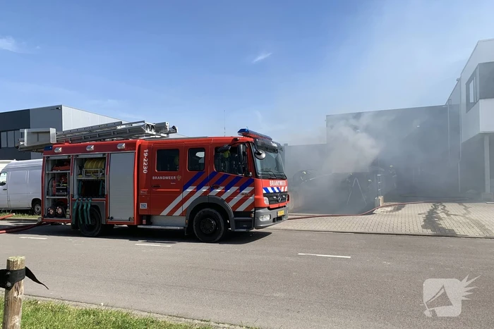 Flinke rookontwikkeling bij brand in haakarm container
