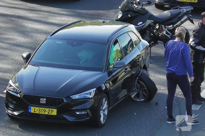 Flinke file op snelweg door verkeersongeval