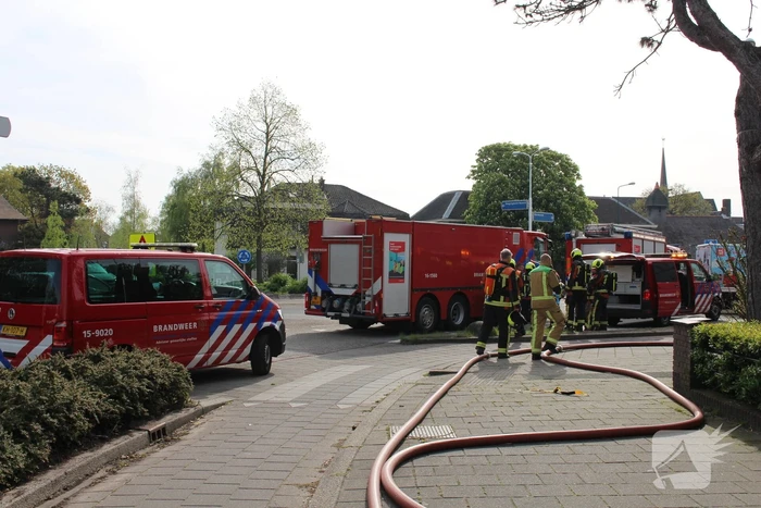 Accu PicNic bezorgwagen vliegt in brand