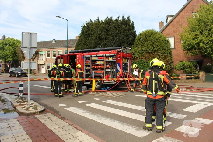 Accu PicNic bezorgwagen vliegt in brand