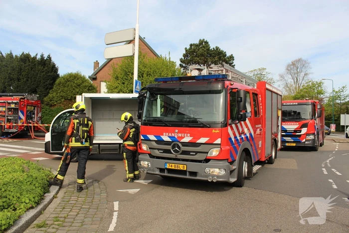 Accu PicNic bezorgwagen vliegt in brand