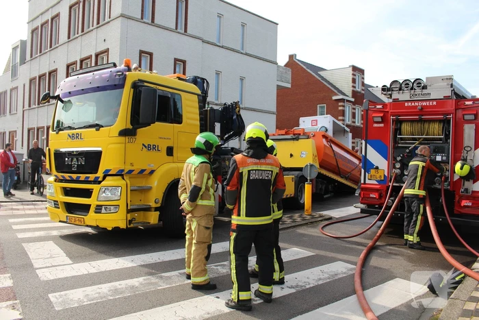 Accu PicNic bezorgwagen vliegt in brand