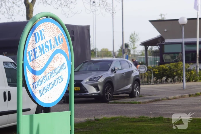 Aanleg padelbanen Tennisvereniging De Eemslag van start gegaan