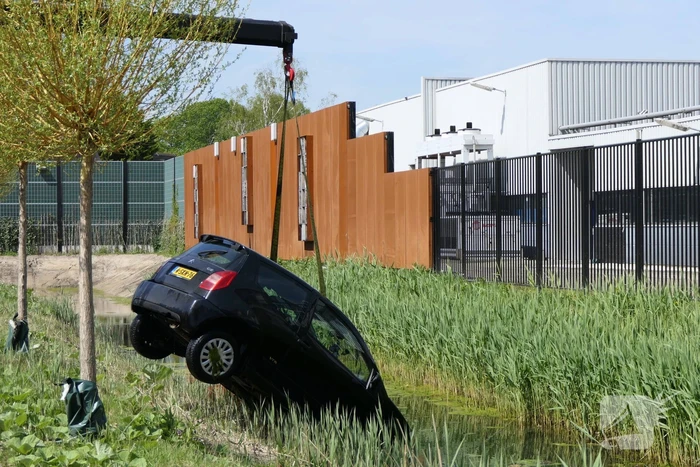 ongeval anton geesinkstraat hellevoetsluis