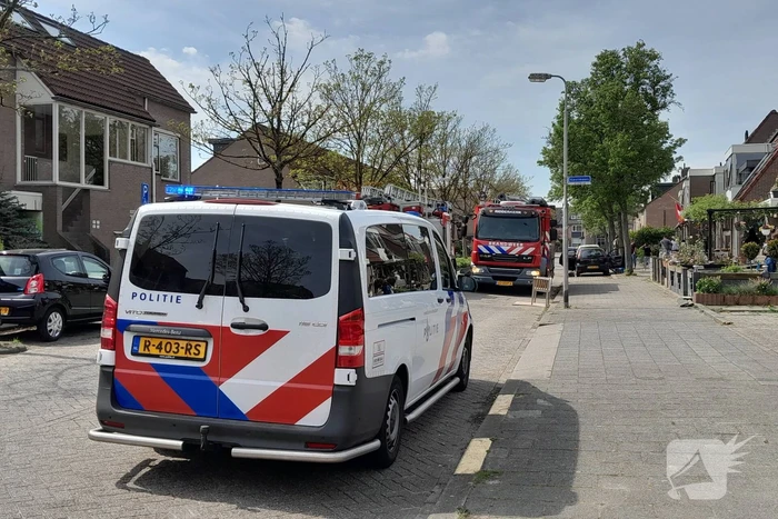 Meisje van dakgoot gered