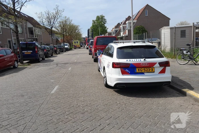 Meisje van dakgoot gered