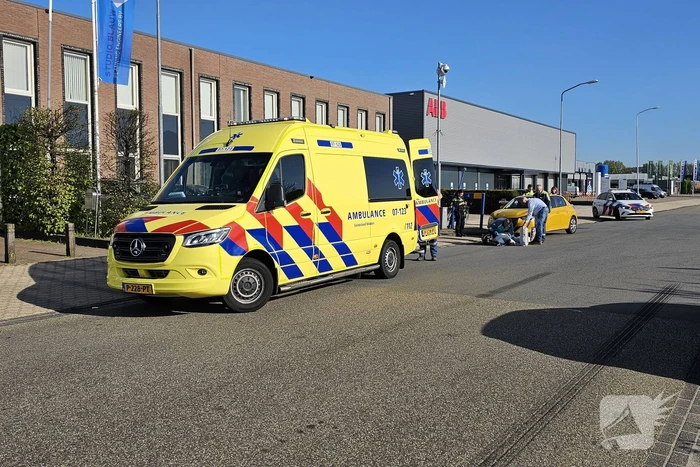Fietser gewond bij botsing met auto